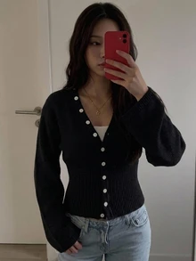 Livesso 女款黑色圓領鈕扣麻花針織長袖修身羅紋開襟衫，秋冬款 - 黑色 - 查看 3