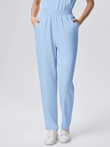 Scrubzie طقم ملابس طبية بلون موحد، ملابس علوية بأكمام قصيرة وبنطال طويل - أزرق فاتح اللون - مشاهدة 2