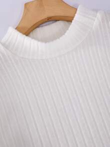SHEIN 女童大童3件套：無袖鈕扣背心、高領寬螺紋長袖T恤、黑色百褶裙附腰帶 - 白色 - 查看 5