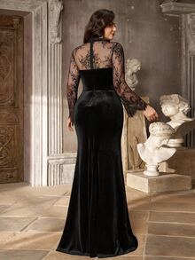Aureia Plus Size Lace Boning Sexy Formal Evening Gown Dress (Intricate Design) - Black - View 3