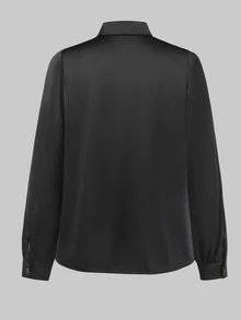 Modelyn Blus Elegan Wanita Ukuran Plus Lengan Panjang Berenda Kontras Warna Polos dengan Kancing Tunggal - Hitam - View 2