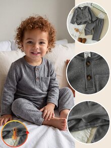 SHEIN Souflis 2pcs Toddler Boy Henley Top + Pants Preppy Dark Grey Button Pocket Ribbed Long Sleeve Round Neck Regular Birthday Party Fall Sweaters Jumpers Solid - Grey - View 8