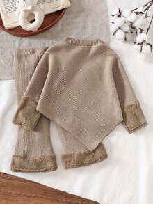 SHEIN Playful Pals 女嬰卡其色假領不對稱針織兩件套套裝，毛絨拼接袖口與喇叭褲腳 - 卡其色 - 查看 2