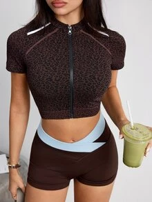 Dewbera Dewbera Leopard Print Short Sleeve Fitted Cropped Sports Jacket - Brown - View 3