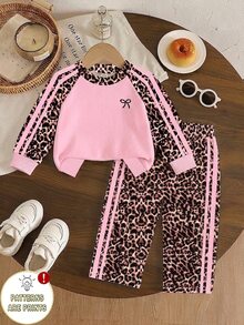 SHEIN Playful Pals 2件組女嬰春秋款棕色與粉色拼色豹紋側邊粉色條紋圓領長袖上衣寬腿褲套裝，可愛運動風 - 藍色 - 查看 7