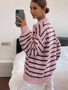 DAZY 秋冬女款 Polo 領鈕扣長袖落肩寬鬆拼接撞色粉黑條紋休閒街頭針織毛衣 - 粉色 - 查看 3