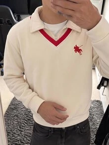 SHEIN 1件兒童青少年男孩休閒學院風寬鬆版型拼色V領騎士圖案長袖領口運動衫，適合春夏秋冬，戶外玩耍、學校、街頭穿搭、派對與居家休閒 - 白色 - 查看 5