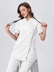 Scrubzie 抗皺立領短袖多鈕扣女款刷手服上衣與長褲兩件套 - 白色 - 查看 2