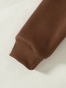 SHEIN طقم ملابس للأولاد الرضع من 0-3 سنوات بأسلوب فرنسي جديد، قطعتان بلون بني، سويتشيرت برقبة دائرية مع نمط دب وبنطال مخطط، مناسب للخروجات والمدرسة والمناسبات الأخرى - بني - مشاهدة 7