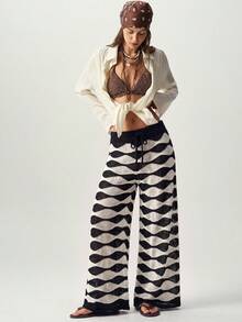 Bohemela Pantalones de suéter de punto vintage con diseño de bloques de color y patrón de ondas de agua calado - Blanco y Negro - Ver 3
