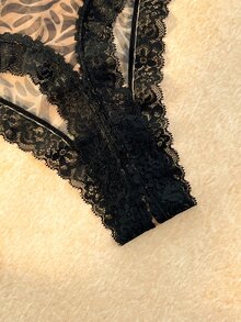 Bare Chapter Celana Dalam Thong Nyaman Motif Leopard dan Renda, Isi 3 Buah - MultiWarna - View 7