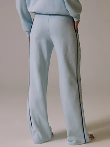 Musera Sport Celana Jogger dengan Pinggang Elastis dan Detail Lis Kontras, Potongan Longgar, dan Kaki Lurus, Cocok untuk Musim Dingin, Gugur, Aktivitas, Pilates, Gym, dan Olahraga. - Baby Blue - View 4