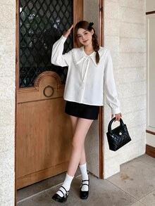 SHEIN 青少年女孩蝴蝶結彼得潘領蕾絲飾邊燈籠袖學院風休閒百搭白色襯衫，優雅學院風休閒白色襯衫，百搭襯衫 - 彩色 - 查看 4