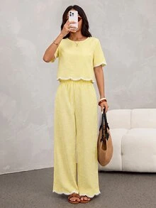SHEIN PETITE 2件組女款夏季休閒黑白格紋對比色圓領短袖上衣與長褲套裝 - 淡黃色 - 查看 6