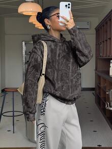 Muchica 休閒極簡街頭風仿水洗效果樹枝迷彩滿版印花薄款連帽衛衣，適合秋冬與春夏，運動風 - 彩色 - 查看 5