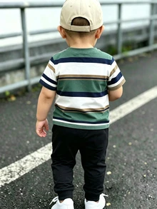 小男孩秋季新品條紋休閒極簡寬鬆舒適運動風圓領短袖針織套頭衫與長褲2件套 - 彩色 - 查看 2