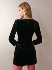 MOTF PREMIUM VELVET-FEEL FRENCH STYLE V-NECK BODYCON DRESS - Black - View 6