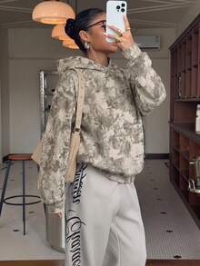 Muchica 休閒極簡街頭風輕量運動衫，水洗效果樹枝迷彩滿版印花設計，適合秋冬，運動風大尺碼女款運動衫 - 彩色 - 查看 5