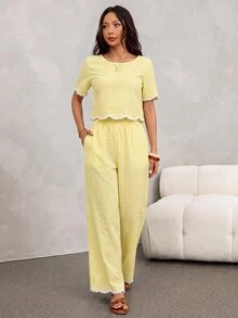 SHEIN PETITE 2件組女款夏季休閒黑白格紋對比色圓領短袖上衣與長褲套裝 - 淡黃色 - 查看 9