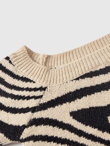 ROMWE Grunge Punk Vintage Swirl Asymmetric Shoulder Cropped Colorblock Women's Sweater - Black - View 3