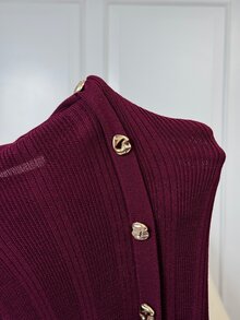 Slaydiva New French Design V-Neck Elegant Waist-Cinched Slimming Daily Versatile Commute Dress - Burgundy - View 7