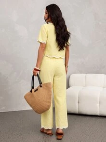 SHEIN PETITE 2件組女款夏季休閒黑白格紋對比色圓領短袖上衣與長褲套裝 - 淡黃色 - 查看 2
