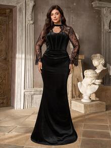 Aureia Plus Size Lace Boning Sexy Formal Evening Gown Dress (Intricate Design) - Black - View 4
