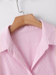 SHEIN CURVE+ 大尺碼女款條紋落肩長袖單排扣休閒襯衫 - 粉色 - 查看 4