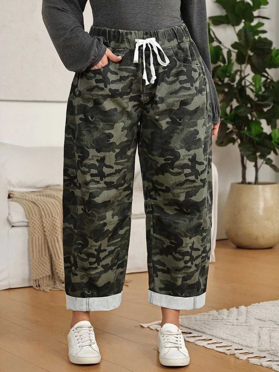 EMERY ROSE Plus Size Fashion Camouflage Print Drawstring Waist Pocket Denim Cropped Pants,Elastic Waistband Relaxed Fit,Tapered Leg,Cuffed Hem,Halloween,Christma - Army Green - View 1