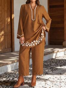 EMERY ROSE Plus Size Floral Embroidered Lace Notched V-Neck Long Sleeve Blouse And Cropped Pants Set Fall Winter 2026 - Coffee Brown - View 4