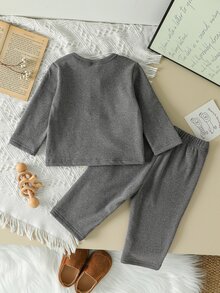 SHEIN Souflis 2pcs Toddler Boy Henley Top + Pants Preppy Dark Grey Button Pocket Ribbed Long Sleeve Round Neck Regular Birthday Party Fall Sweaters Jumpers Solid - Grey - View 2