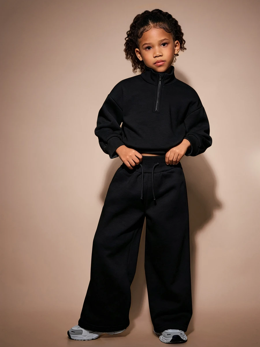 SHEIN 女童與幼童 2 件式運動服套裝,黑色感溫布料製成,包含半拉鍊立領運動上衣與寬鬆運動長褲,柔軟舒適,適合女童休閒運動風,適用日常穿著與戶外活動 - 黑色 - 查看 1