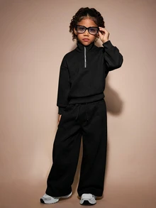 SHEIN 女童與幼童 2 件式運動服套裝，黑色感溫布料製成，包含半拉鍊立領運動上衣與寬鬆運動長褲，柔軟舒適，適合女童休閒運動風，適用日常穿著與戶外活動 - 黑色 - 查看 3
