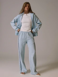 Musera Sport Celana Jogger dengan Pinggang Elastis dan Detail Lis Kontras, Potongan Longgar, dan Kaki Lurus, Cocok untuk Musim Dingin, Gugur, Aktivitas, Pilates, Gym, dan Olahraga. - Baby Blue - View 1