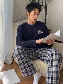 DAZY 男士春秋長袖海軍藍字母印花圓領T恤睡衣套裝，附彈性腰藍白格紋居家休閒長褲 - 彩色 - 查看 7