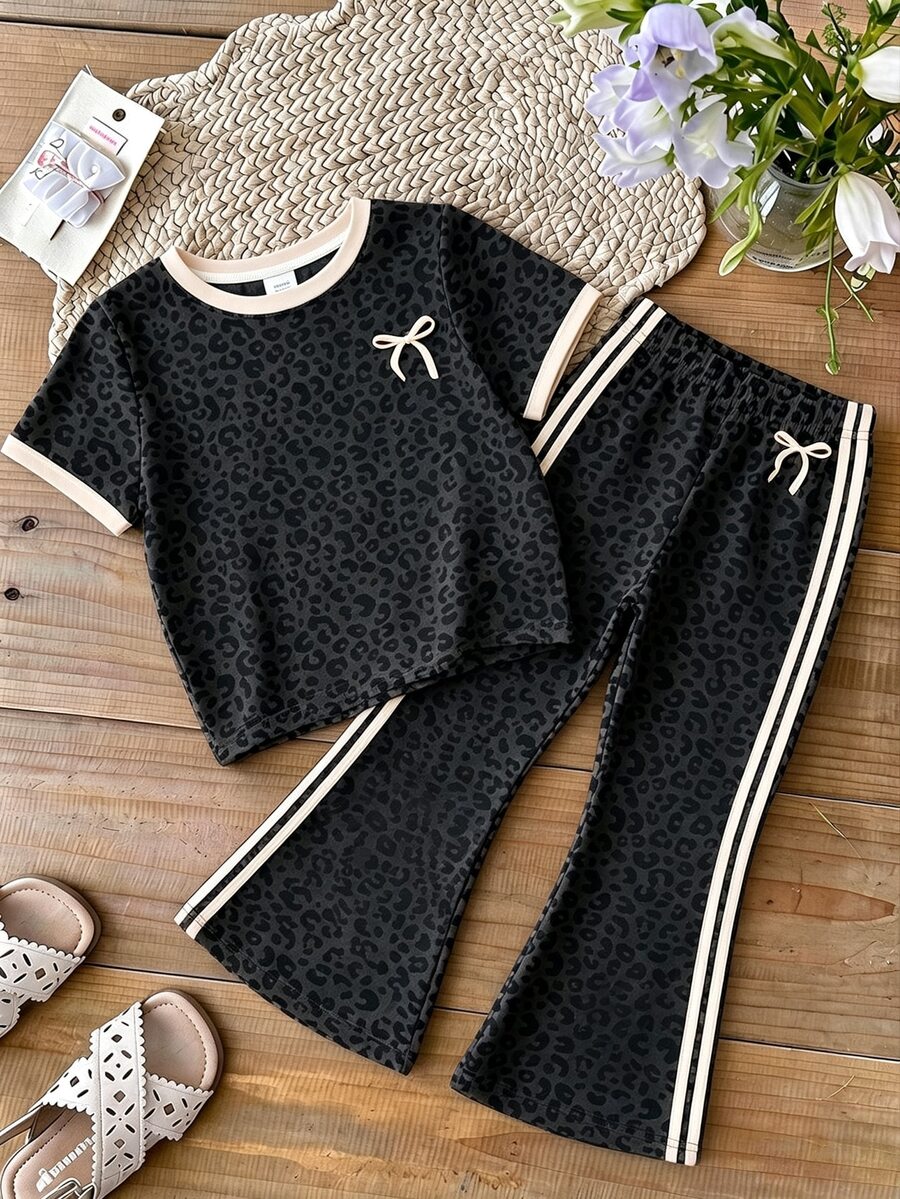 SHEIN LMoss Kids 女嬰休閒簡約短袖圓領T恤與喇叭長褲套裝,適合春夏穿著 - 彩色 - 查看 1