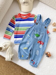 SHEIN Playful Pals 2件組男嬰春秋款紅白條紋淺藍拼色長袖T恤與汽車印花吊帶褲套裝，親子穿搭海灘可愛風 - 淺藍色 - 查看 1