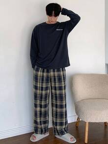 DAZY 夏季字母印花T恤與格紋長褲男士居家休閒套裝 - 彩色 - 查看 1