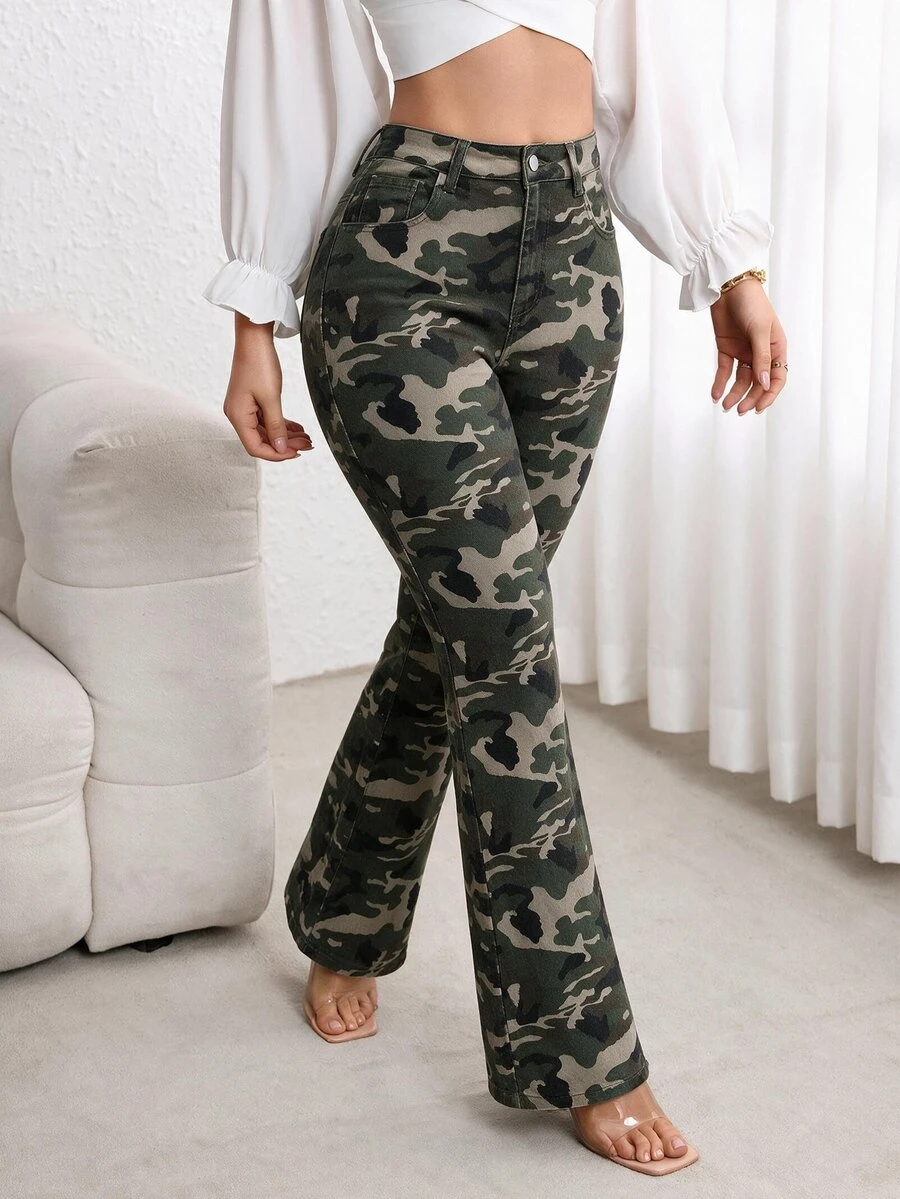 SHEIN ICON 迷彩印花修身喇叭牛仔褲 - 彩色 - 查看 1