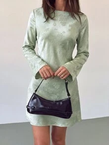 Aloruh 綠色緞面女款露背垂領時尚迷你洋裝 - 綠色 - 查看 5