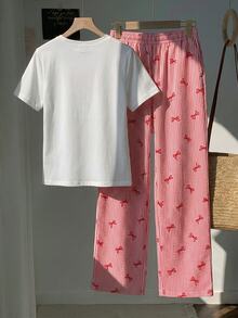 Comfortcana 2件組刺繡圓領短袖上衣與條紋印花長褲，休閒風 - 紅色 - 查看 2