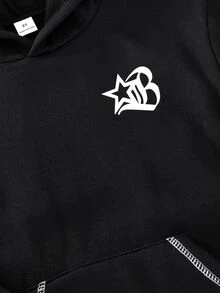 SHEIN 2件組青少年男孩連帽衛衣與運動長褲套裝，初秋新品返校必備，白色對比色極簡黑色高街風連帽衛衣搭配收口運動長褲，秋季兒童長袖套頭上衣與慢跑褲運動兩件套，經典星星與字母圖案點綴，青少年男孩日常街頭穿搭，中大童初秋校園街頭風外出套裝 - 黑色 - 查看 4