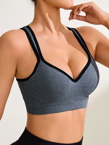 Solea Cove Bra Olahraga Wanita Tanpa Jahitan Model Kamisol Satu Bagian - Grey - View 3