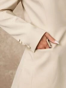 Lumalex 女款春秋優雅復古棕色小立領單排扣裝飾假口袋設計收腰長袖修身西裝外套 - 杏色 - 查看 4