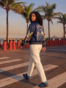 CAJUNI Jaket Wanita Ukuran Besar Lengan Panjang Motif Tanaman Tropis dengan Resleting - MultiWarna - View 4