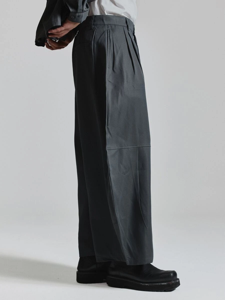 Musero Barrel Leg Cropped Tailored Pant Side Pocket Pleat Detail Co Ord Trousers Only Autum Winter Essentials - Grey - View 1