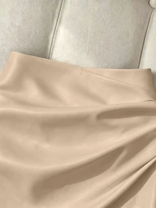 SHEIN Franclia 女款時尚新款亮面不對稱高腰修身緊身抓褶裙，春夏裙裝，秋冬服飾，秋季穿搭，度假，外出，Y2K，春季，夏季，返校，休閒，海灘，商務，百搭，性感，女款黑色裙，女款秋冬裙 - 杏色 - 查看 3