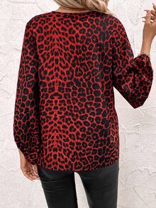 SHEIN Clasi 大尺碼女款V領豹紋休閒百搭日常穿著襯衫 - 紅色 - 查看 2