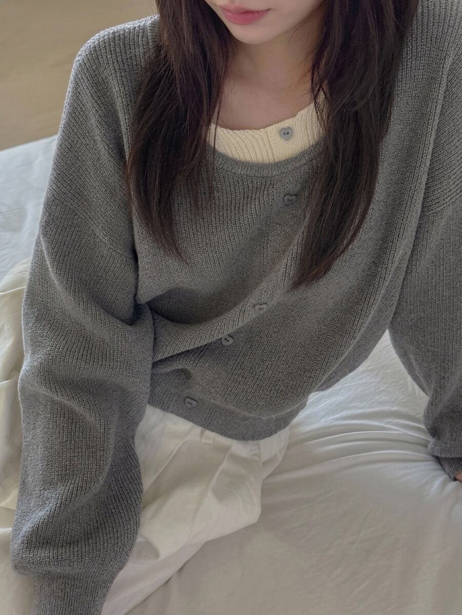 DAZY 女款拼接 2 合 1 寬鬆圓領長袖鈕扣裝飾休閒度假針織套頭毛衣,秋冬款 - 灰色 - 查看 1