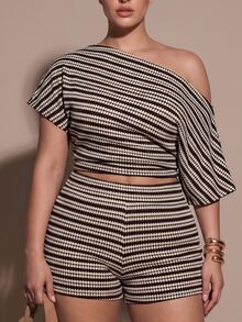 SHEIN BAE CURVE 大尺碼女款條紋單肩T恤與短褲休閒兩件套，棕色條紋露肩上衣與短褲套裝，適合外出度假 - 彩色 - 查看 6